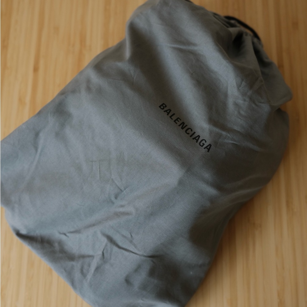 Brand new with tags Balenciaga Track V1 white.Never worn.Balenciaga bag included - Picture 9 of 10
